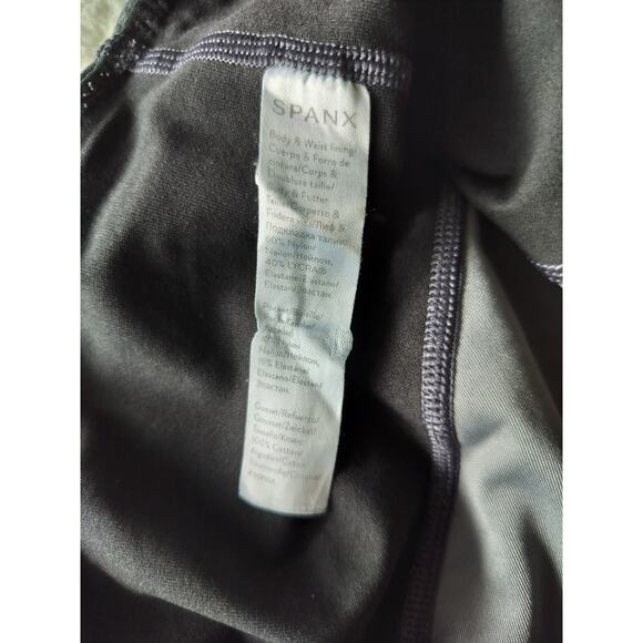 Spanx Women's Heather Gray High Rise Cropped Compression Leggings Size L - Picture 10 of 10